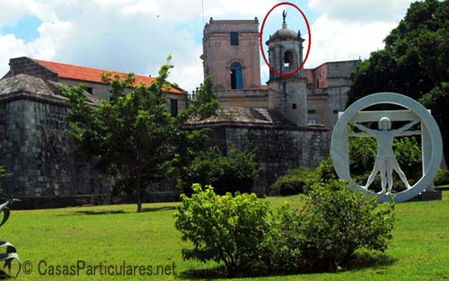 Le Castillo de la Real Fuerza visto desde atrs