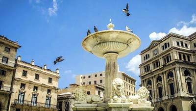 La Plaza de la Paloma (San Francisco) en Habana Vieja, Cuba