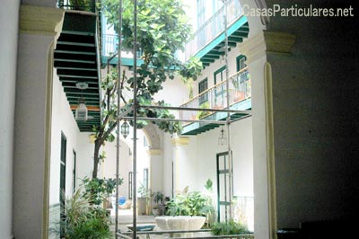 El patio del Museo rabe